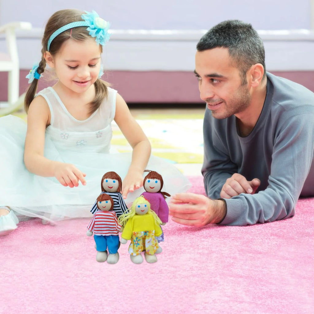 Dolls House 4 People Set Doll Toy L4477