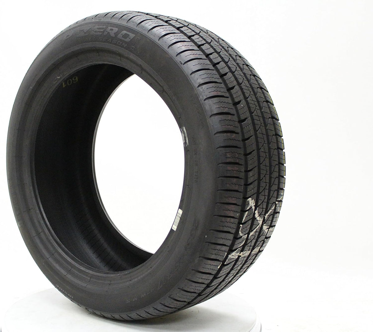 235/45R18XL 98Y Performance Radial Tire R90521