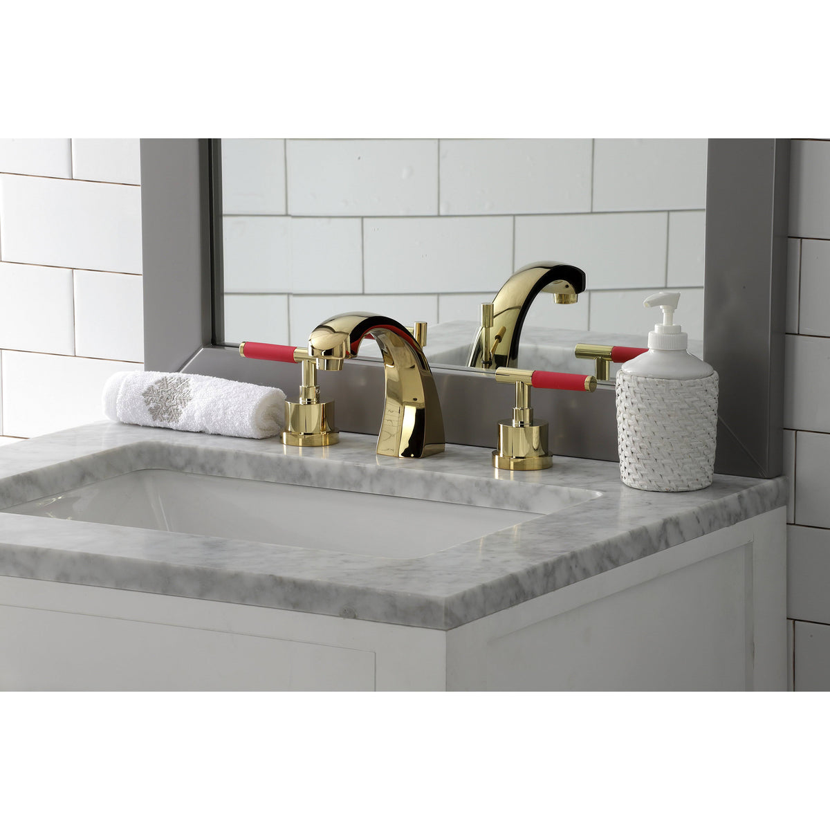 Brushed Nickel Widespread Bathroom Faucet H881134