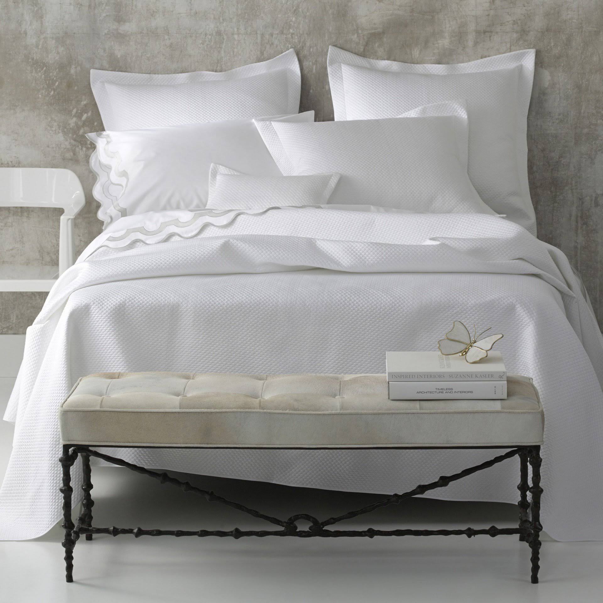 King White Quilt S325