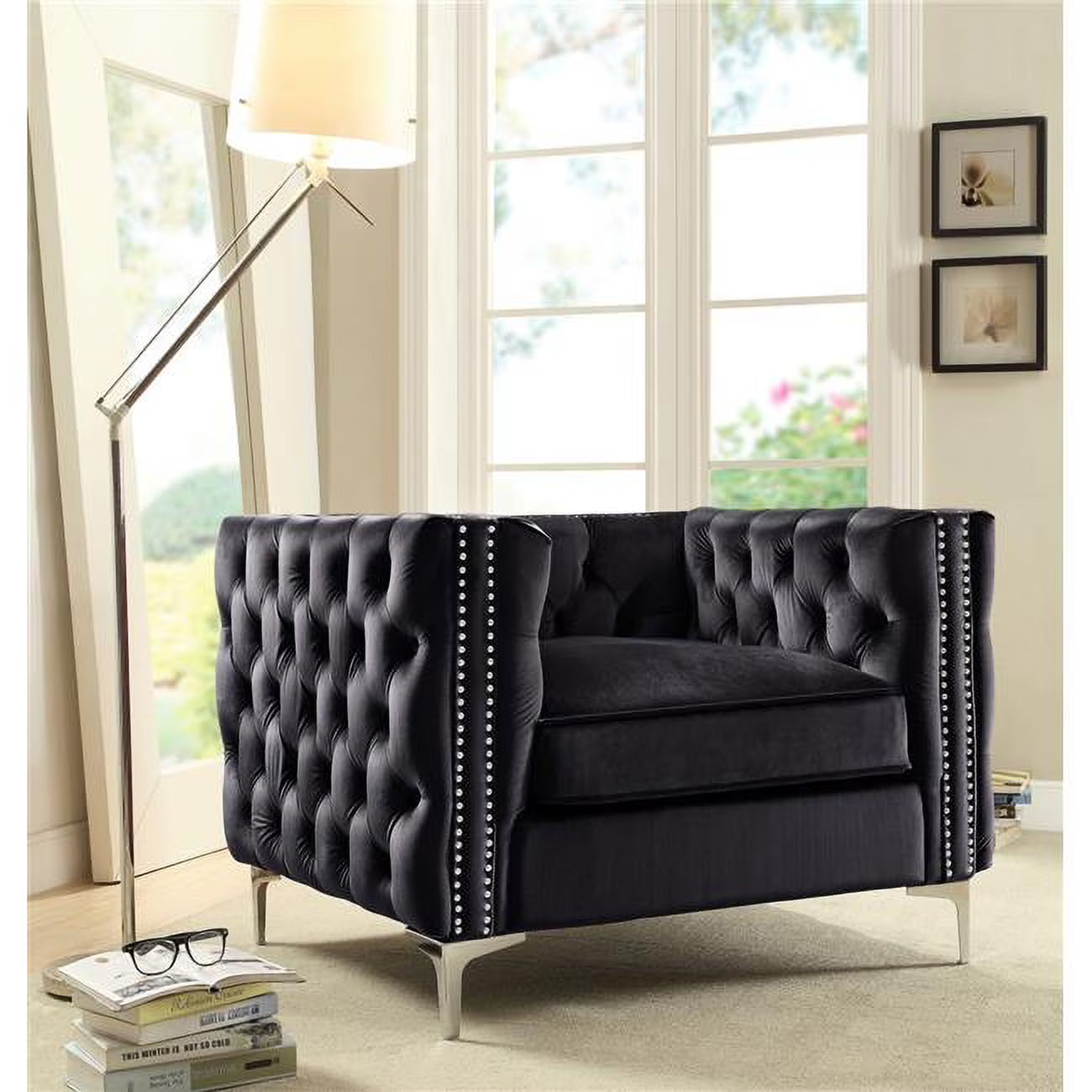 Black Velvet Button Tufted Club Chair M548