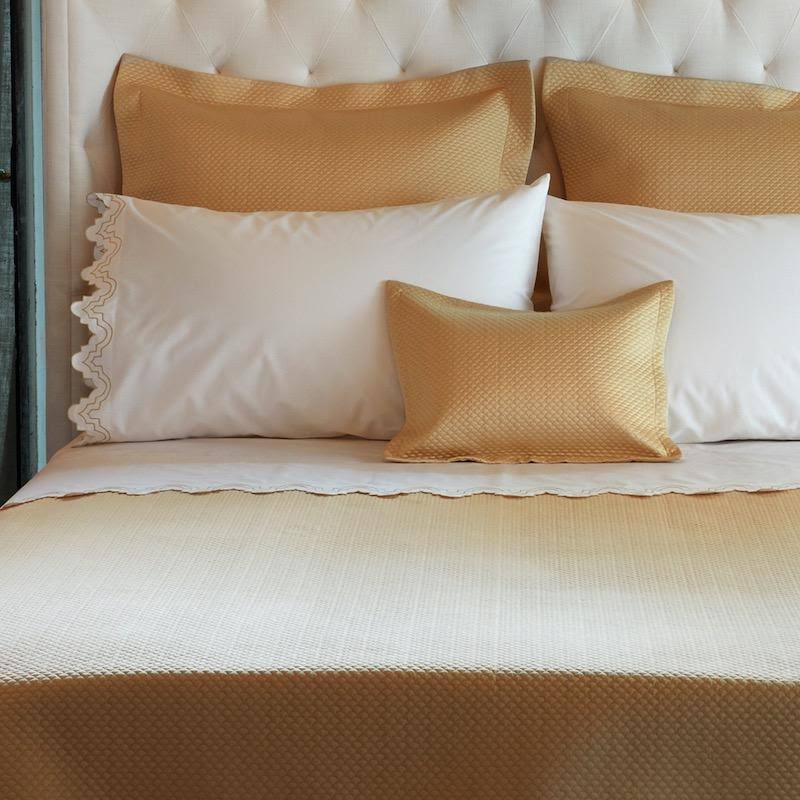 King White Quilt S325